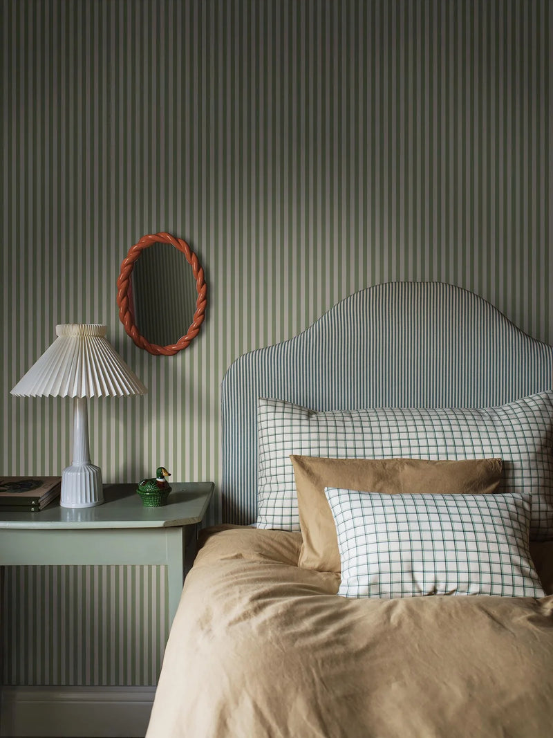 MÖLLE STRIPE wallpaper